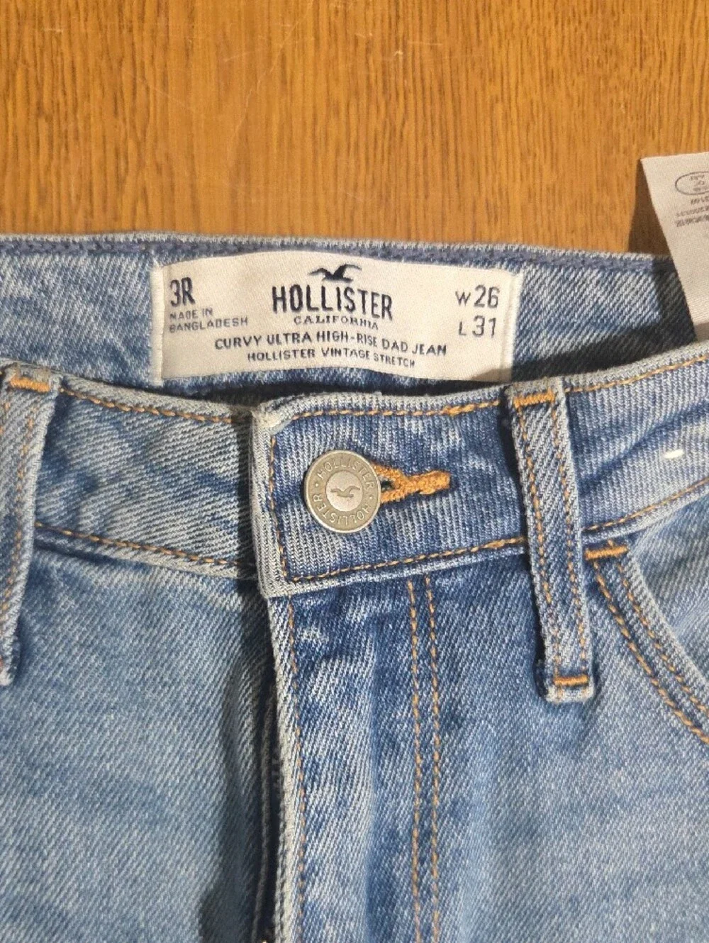 Hollister Light Blue Straight-Leg Distressed Women’s Jeans